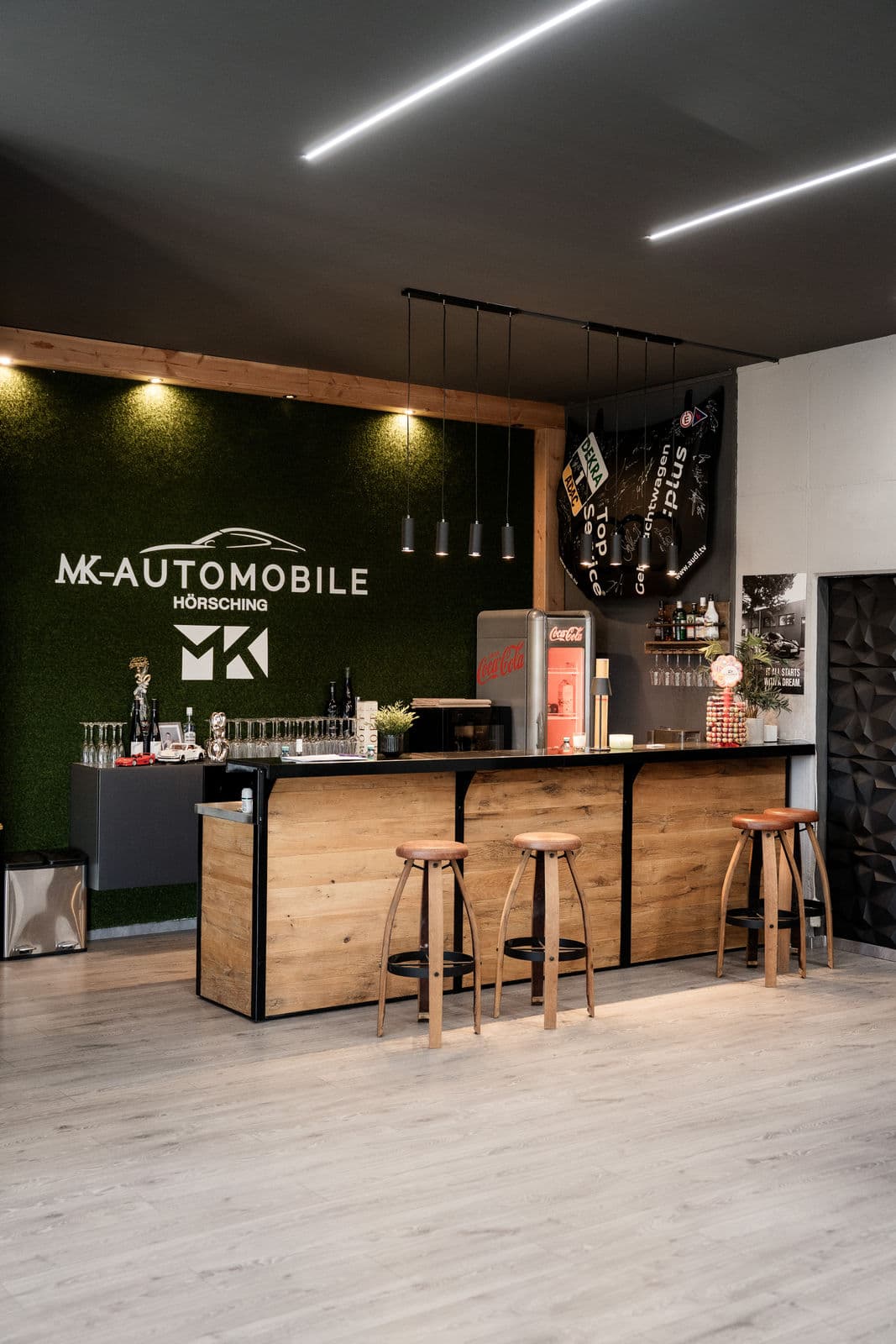 Lounge-Bereich bei M.K. Automobile